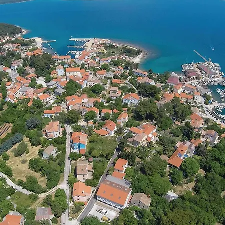 Holiday home Beautiful In With 4 Bedrooms And Wifi Veli Losinj