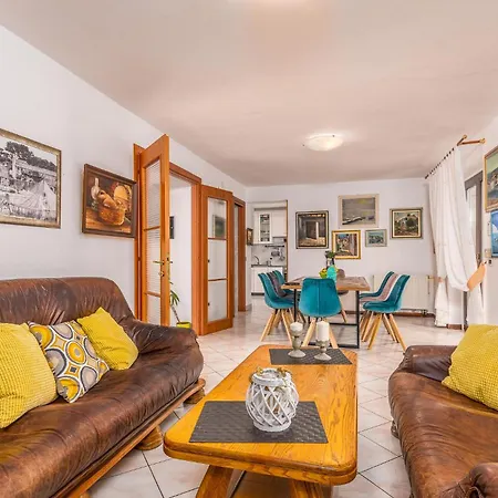 Holiday home Beautiful In With 4 Bedrooms And Wifi