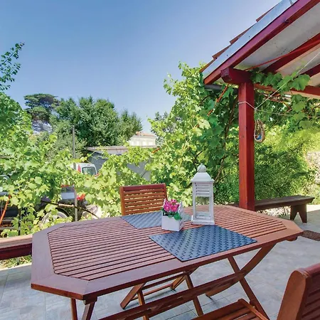 Beautiful In With 4 Bedrooms And Wifi Holiday home *