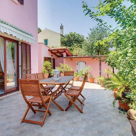 Holiday home Beautiful In With 4 Bedrooms And Wifi Veli Losinj