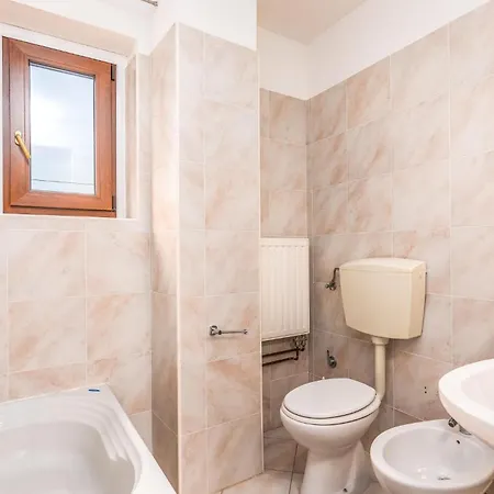 Beautiful In With 4 Bedrooms And Wifi Ferienhaus *